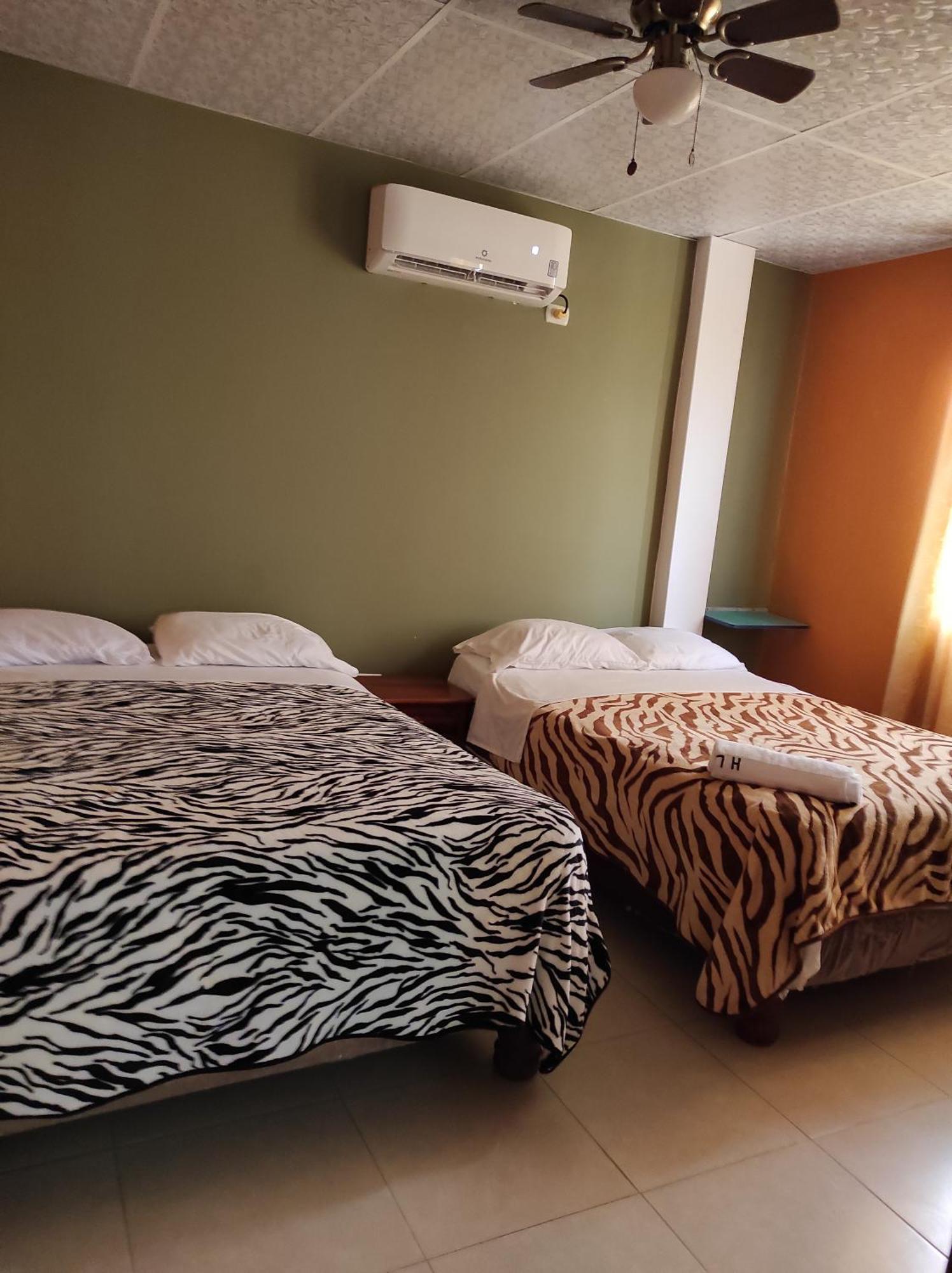 Hostal Las Garzas Del Pelado プラヤス エクステリア 写真